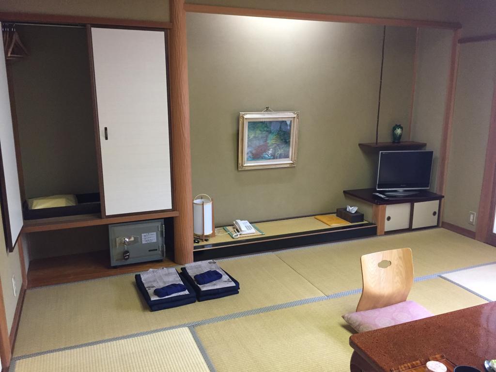 Ryokan Mitsuwa Toyooka  Exterior photo